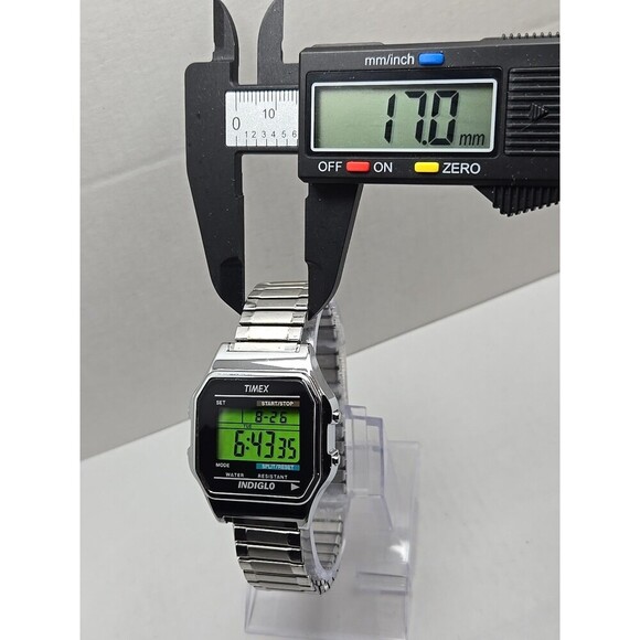 Timex Classic Digital Watch Indiglo 34mm WR30M Speidel Expansion New Battery - Picture 8 of 12